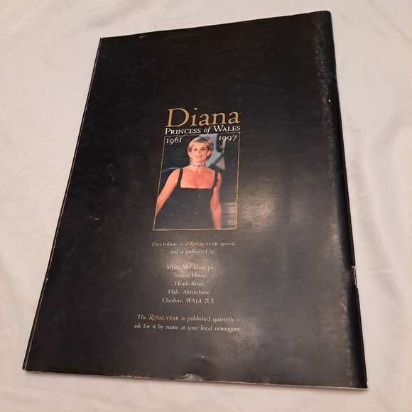 Diana Princess of wales A Royal Year Tribute 1961 1997 Vintage Magazine - Picture 6 of 11